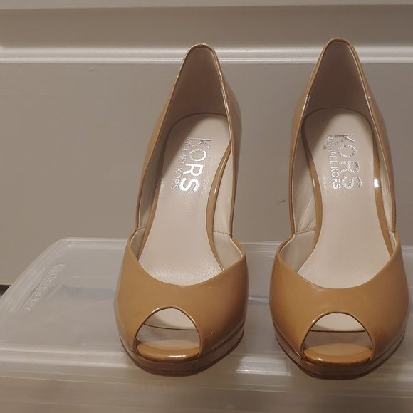 KORS Michael Kors Shoes - KORS Michael Kors Beige patent wedge peep toe. Size 8.5